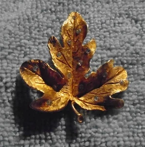 Vintage 1950s Clear Rhinestone Leaf Brooch Pin Goldtone Metal - Picture 1 of 3