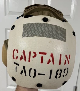 US Military White/Tan Flight Deck Crewman's 1986 Vintage Captains Helmet Sz 7.25 - Bild 1 von 8