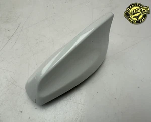 2017-2022 JAGUAR LAND ROVER  ROOF SHARK FIN RADIO ANTENNA WHITE OEM FW9319C089EB - Bild 1 von 9
