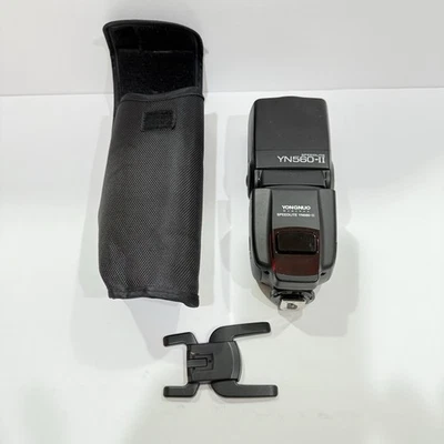 Yongnuo YN560-II Speedlite Flash Manual Universal Hot-Shoe + Case - Image 1 of 4