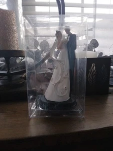 I) Charming Bride and Groom Wedding Cake Topper - Picture 1 of 4