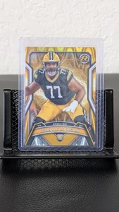 Fútbol americano Jordan Morgan Gold Power Surge Topps Resurgence 2024/50 - Imagen 1 de 2
