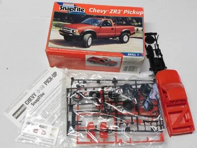 Monogram Chevy ZR2 PickUp SnapTite 1/32 sports car vintage plastic kit 1096 &box - Immagine 1 di 4