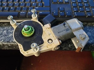 6922320 60056.02 09116285 Fensterhebermotor hinten rechts BMW 5er 261290-34 - Bild 1 von 1