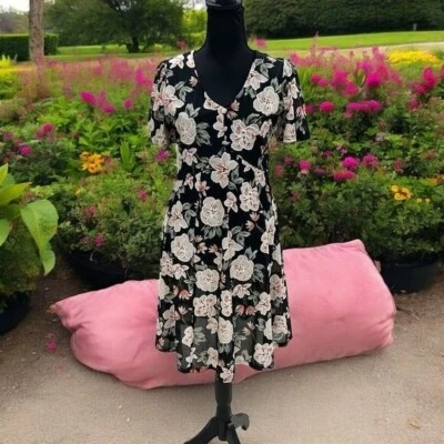 Vestido Siren Lily Feminino Floral Decote V Manga Curta Linha A Preto Tamanho P - Imagem 1 de 4