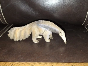 Statuina animale selvatico Schleich Anteater - 2002 - lunga 4,25'' - formichiere gigante - Foto 1 di 2