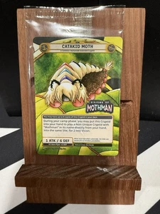 Cryptid Camp TCG - Visions of Mothman CATAKID MOTH PROMO SELLADO  - Imagen 1 de 2