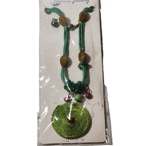 Green Braided Seed Bead and Stone Necklace Circle Pendant Design Adjustable - Picture 1 of 7