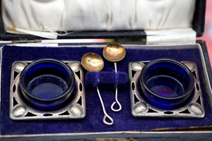 Antique Silver Plated Condiment Set with Blue Glass Liners and Spoons Boxed - Picture 1 of 15