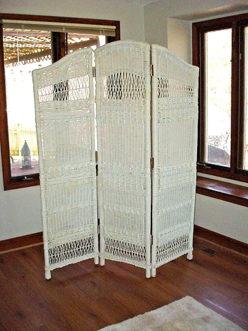 Boho White Wicker Rattan Room Divider Changing Screen 71"x60" Folding 3 Panel Cover