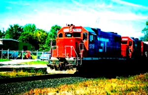 ORIGINAL KODACHROME SLIDE GRAND TRUNK GP38-2 #5719 DURAND, MI SEPTEMBER 11, 1994 - Picture 1 of 1