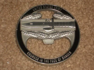 Moneda de desafío de coraje ante el peligro del ejército de los Estados Unidos - Imagen 1 de 2