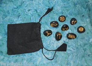 Ágata Negra Símbolos Egipcios Paganos Conjunto de Piedras 1" Bolsa de Meditación NUEVO Wicca 4.3oz - Imagen 1 de 3
