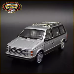 1984-1990 PLYMOUTH VOYAGER MINIVAN CARAVAN 1/64 SCALE DIORAMA DIECAST MODEL CAR - Picture 1 of 8
