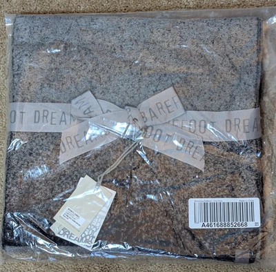 Bufanda de confeti Barefoot Dreams CozyChic Lite gris tormenta-marrón oscuro Foto 1 de 4