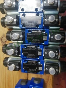 Rexroth R901235379 4WE6J6X/EG24N9K72LSO407 Valvola proporzionale - Foto 1 di 7