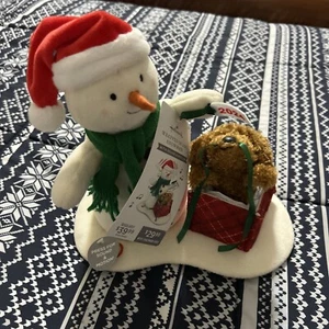 2024 Hallmark Wrapped in Joy Snowman Singing Plüsch with Sound and Motion - Neu mit Etikett - Bild 1 von 10