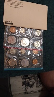 1969 United States Mint Set w/ OGP 40% Silver Kennedy T110 - Image 1 of 4