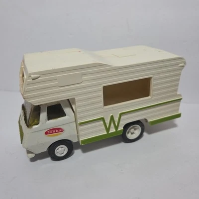 De colección Pequeño Tonka Winnebago Camper Van Vehículo de Juguete con Apertura Puerta Trasera Foto 1 de 4