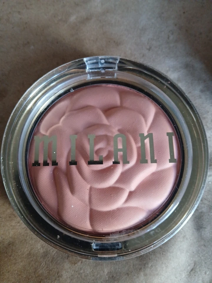 Rubor en polvo Milani Rose - rosa de té nuevo sellado Foto 1 de 1