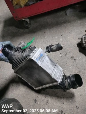 Intercooler turbo Jaguar XF 2016-2019 Foto 1 de 4