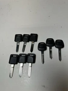 Lote de 9 llaves Nissan en blanco sin cortar - Imagen 1 de 3