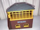 R.61 Stirling SIGNAL BOX WITH CHIMMNEY OO GAUGE BY TRIANG