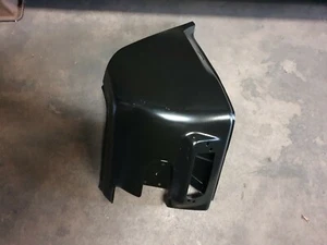 Triumph 815392 SPITFIRE VORNE 1/4 VALANCE R/H - Bild 1 von 2