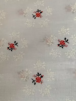 Vintage Floral Cotton Fabric 18"x22" Fat Quarter Red White Flower Design - Image 1 of 3
