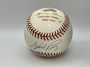 GAYLORD PERRY Autograph 2001 Playoff Absolute Memorabilia Signed Ball 1000/1000! - Picture 1 of 5