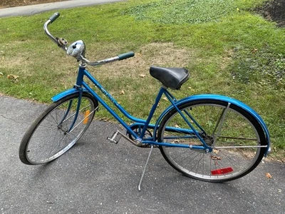 Vintage Schwinn Breeze  26" Bicycle - Image 1 of 4