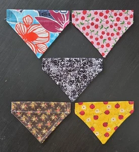 Lot Of 5 Dog/Cat Bandanas Over The Collar Slip On Size XSmall - Picture 1 of 3