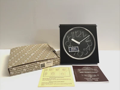Inusual reloj de pared/escritorio de cuarzo SEIKO Japón vintage años 70 negro/blanco MCM ¡NUEVO! Foto 1 de 4
