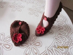 Bett- Besucherschuhe dunkelbraun Größe: 39/40 gestrickt mit Blume - Bild 1 von 1