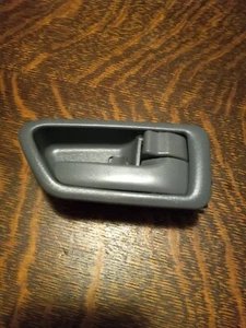1997-2001 Toyota Camry Passenger Side Front/Rear Inner Door Handle - Picture 1 of 3