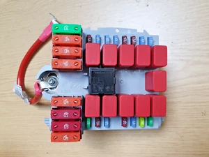 # 2019-2024 Peugeot Boxer Citroen Relé Ducato Ecu Caja de fusibles Bahía de motor - Imagen 1 de 4