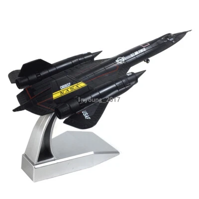 1/144 Scale Lockheed SR-71 Blackbird Reconnaissance Diecast Metal Airplane Model - Image 1 of 4