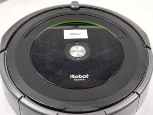 iRobot Roomba 696 Robot Vacuum Cleaner - Picture 1 of 4