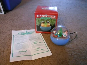 1988 HALLMARK LIGHT AND MOTION ORNAMENT, ''PARADE OF THE TOYS'' - Picture 1 of 12