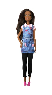 Muñeca Barbie afroamericana Mattel 2019 cabello castaño arte profesor muñeca Foto 1 de 4