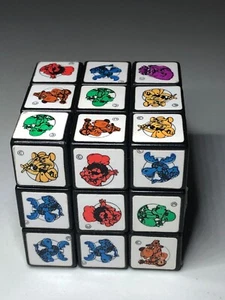 Vintage 1982 Chuck E. Cheese Pizza Time Theatre Rubik's Cube Toy Showbiz 80s - Picture 1 of 5