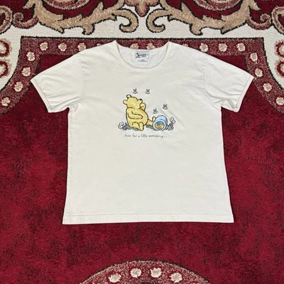 Camiseta De Colección Disney Winnie The Pooh Time For A Little Something Honey Talla L Foto 1 de 4