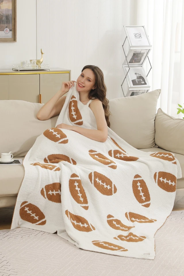 Manta de tiro con patrón de fútbol ComfyLuxe Foto 1 de 1