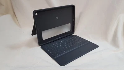 Logitech YU0073 rugged combo 3 student Ipad keyboard case 7th 8th 9th generation - Image 1 of 4