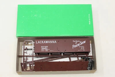 HO English's Bowser 3-1042 40' SD Boxcar Lackawanna Phoebe Sn DL&W 55697 Kit - Image 1 of 4