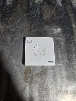 Controlador de persianas/tragaluz montado en pared Velux BG-RC012-01 LEER Foto 1 de 3