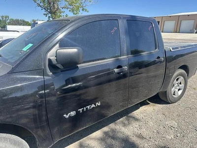 NISSAN TITAN 2004-2007 LEFT FRONT DOOR ELECTRIC NO BODY SIDE MOULDING - Imagem 1 de 4