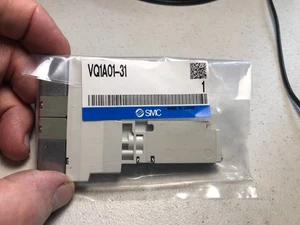 NUEVO SMC VQ1A01-31 Solenoide Doble 3 Vías - Imagen 1 de 1