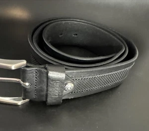 Cinturón de cuero negro Bugatti talla L diseño central - Imagen 1 de 12