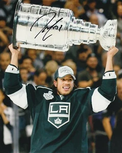 JORDAN NOLAN SIGNED LOS ANGELES KINGS 8X10 PHOTO W/PROOF - Picture 1 of 2